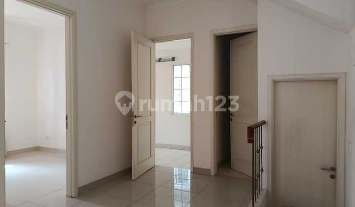 Menteng Village Cluster, move-in ready, close to culinary center !!