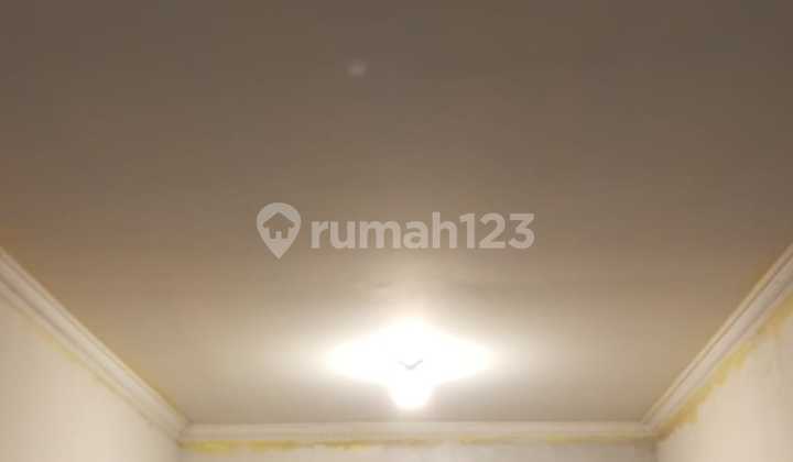 Shop house on Legok main road, ready to use, strategic location 2