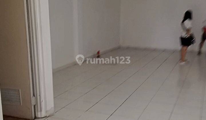 Ruko Pinggir Jalan Boulevar Depan Trans Mart Graha Raya Bintaro 2