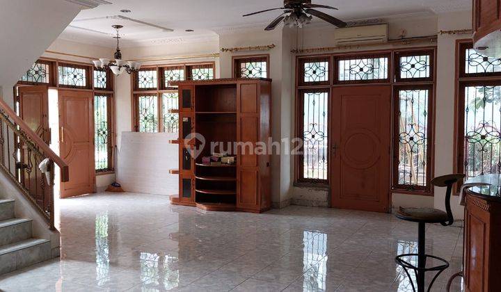 Rumah hook 2 lantai di Regency Melati Mas, Serpong, Tangerang 5