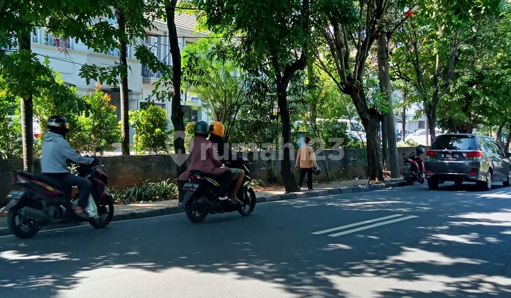 Kavling komersial di Jln .meruya selatan .joglo 8