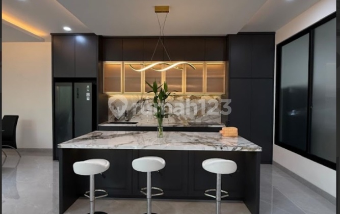 Dijual Rumah Mewah Bangunan Mandiri di Alam Sutera 2