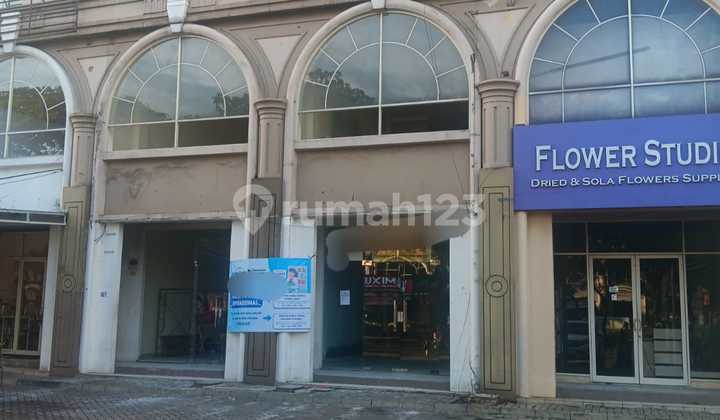 Four-Unit Shophouse for Rent in Greenlake City Tangerang 2