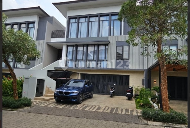 Sale Rumah Mewah Dua Lantai Di Navapark Bsd 