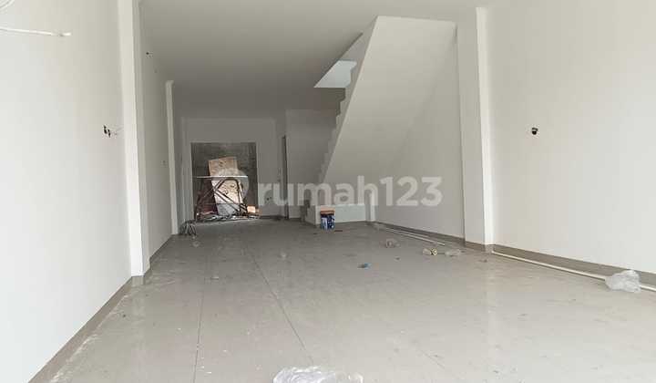 For Sale 3 Row Shophouses in Villa Melati Mas Serpong 2