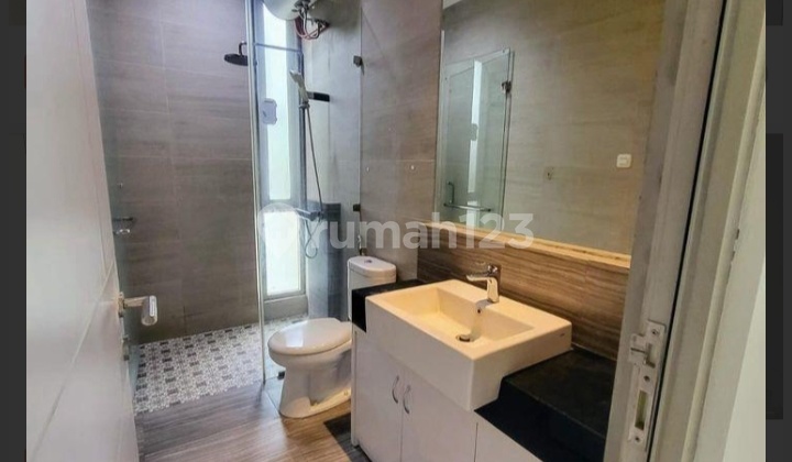 Nice Independent Construction House In Icon Bsd 2