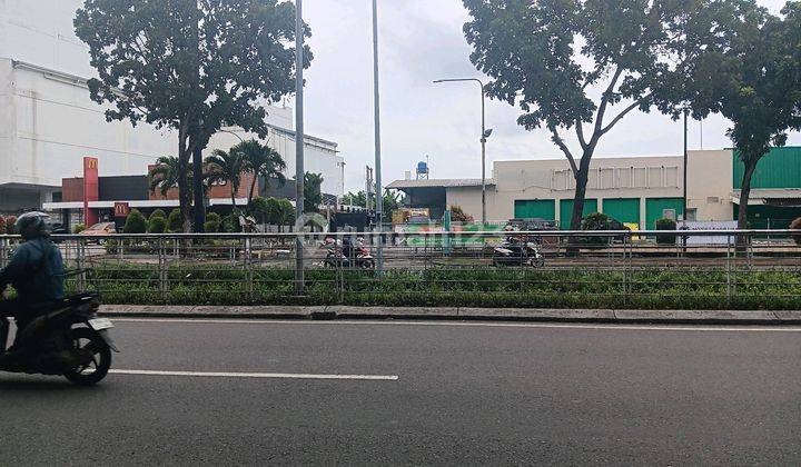 Bangunan Komersial Eks Super Market Di Graha Raya Bintsro 2