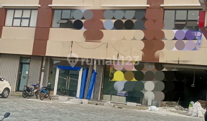 Three Shophouses in a Row in Kemanggisan, West Jakarta