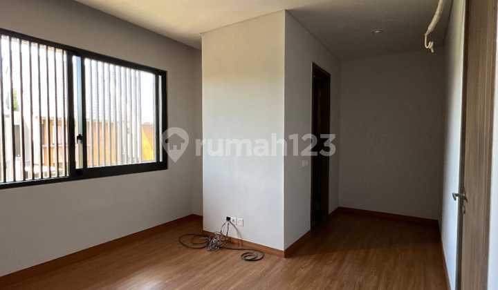 Rumah Dijual Dekat Ipeka Bsd City, Tangerang 6