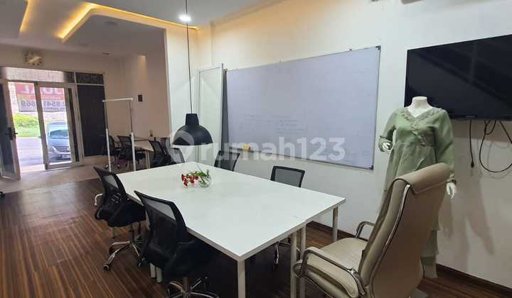 Ruko Untuk Ruang Kantor Di Kota Wisata, Cibubur 2