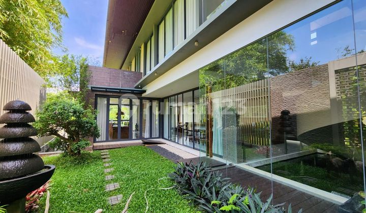 Rumah Luxury Bergaya Minimalist Modern Dengan Pemandangan Gunung Di Sentul City di Komplek Bukit Golf, Sentul City