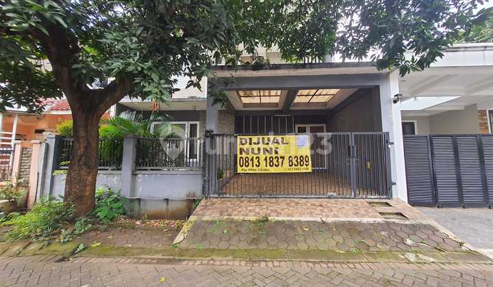 Rumah Semi Furnished di Perumahan Raffles Hills Cibubur