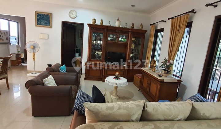 TURUN HARGA Rumah Hoek Terawat di Citra Grand, Cibubur