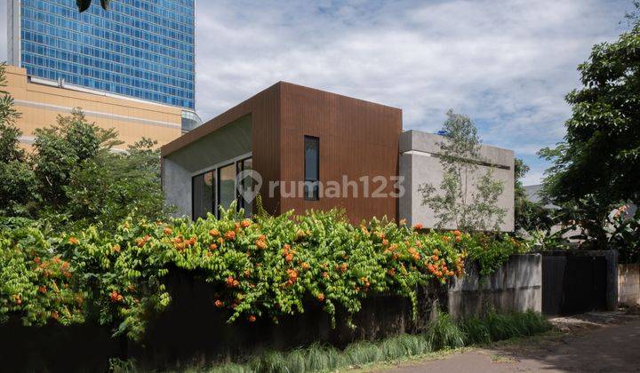 tampak depan turun harga rumah cantik kokoh