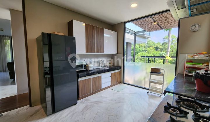 Rumah Luxury Minimalis Modern dengan Pemandangan Gunung di Sentul City 2