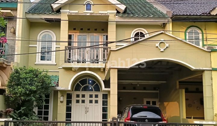 For Sale: A Home Just Steps Away from the Swimming Pool in Vila Dago Pamulang