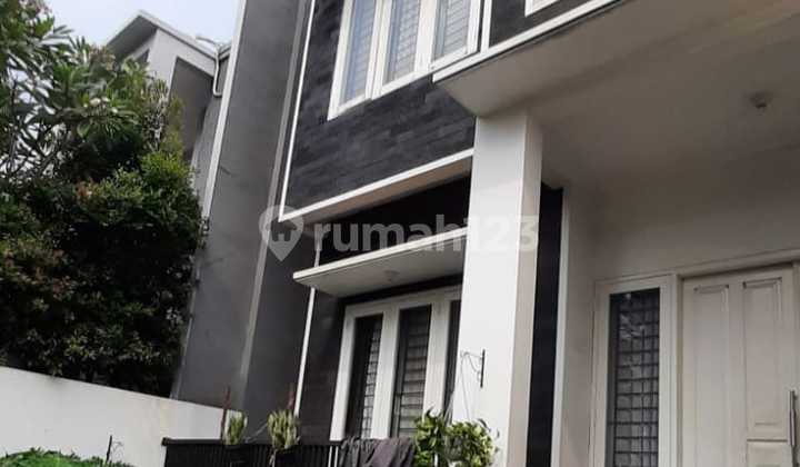 Dijual Rumah 2 Lantai Kamar Banyak Di Nusa Loka Bsd
