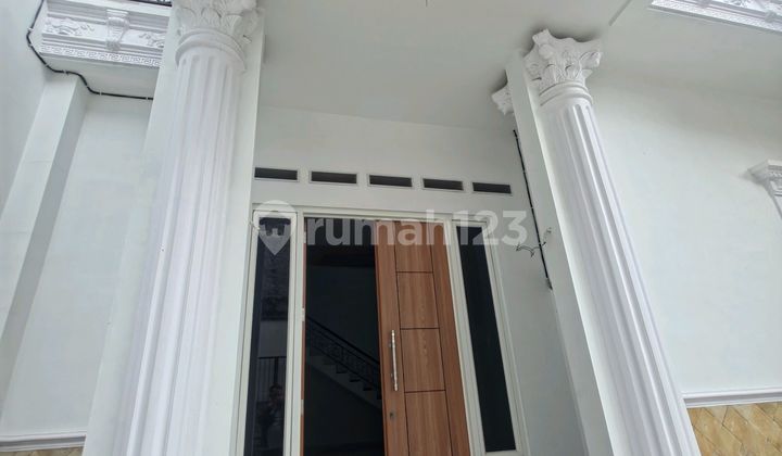 Rumah 2Lantai Mewah Tengah Kota Solo Kolam Renang Banyuanyar Solo 2