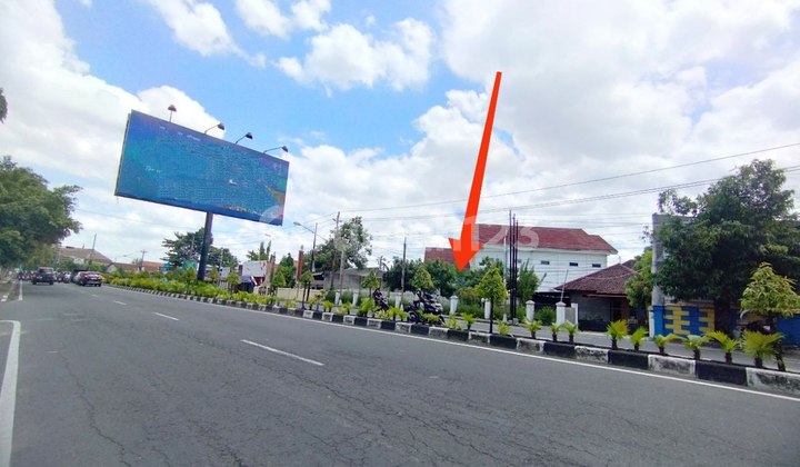Rumah Lama Akses Jalan Raya Cocok Buat Komersial Usaha Di Manahan