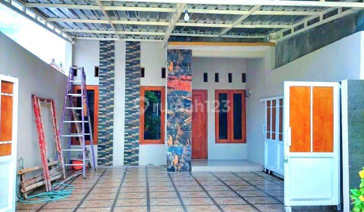 Rumah baru 2lt siap huni lokasi banyuanyar solo dekat jalanraya  2