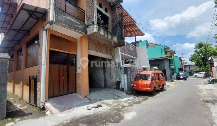 Rumah Kost 2 Lantai Hadap Selatan Dekat Mall Lokasi Laweyan Solo 2