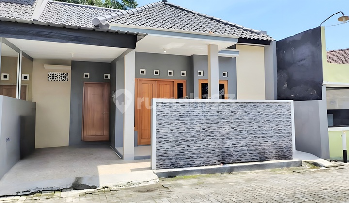 Rumah Baru siap huni perumahan paulan dekat kampus ums strategis 1