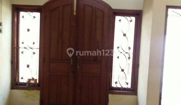 Rumah 2lantai Kokoh Strategis Tengah Kota Banjarsari Surakarta 2