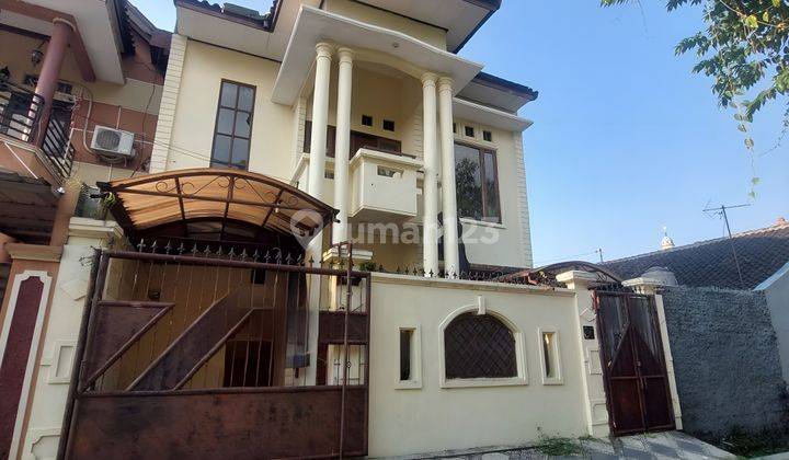 Rumah 2lantai Kokoh Strategis Tengah Kota Banjarsari Surakarta 1