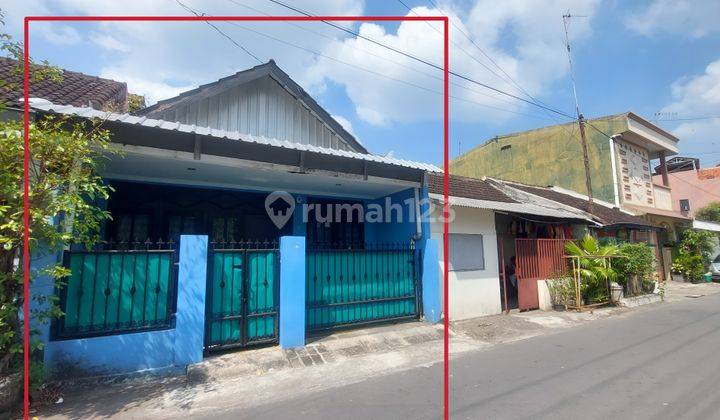 Rumah  siap huni tengah kota solo manahan cocok kantor notaris 2