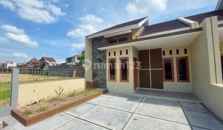 Rumah Baru Modern Indent Lokasi Kadipiro Solo Hadap Utara   1