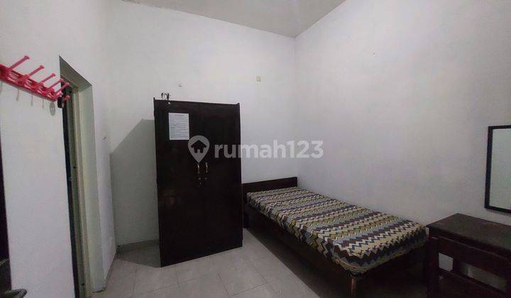 Rumah kost putri 2 Lantai Bagus full huni lokasi dekat kampus ums 2