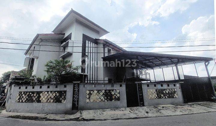 Rumah 2 Lantai kost putri full huni dekat kampus Uns Solo bagus 1