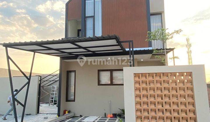 Rumah 2 Lantai Baru cluster kolamrenang lokasi paulan dekat Ums 1