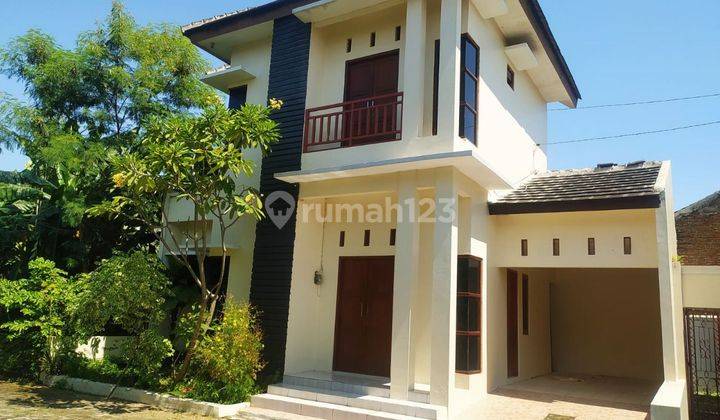 Rumah 2 Lantai Baru hadap Timur cluster tengah kota solo laweyan 2