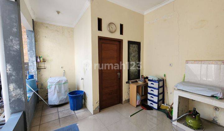 Rumah 2 Lantai Bagus furnish siap huni dekat kampus ums solo 2