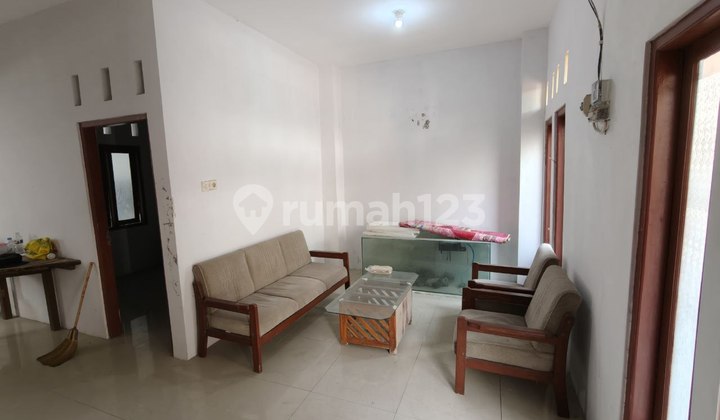 Nice 2-Story House Near Favorite School In Banyuanyar Solo 2