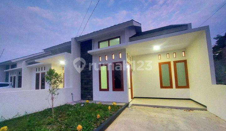 Rumah Baru Modern Indent Lokasi Kadipiro Solo Hadap Utara  