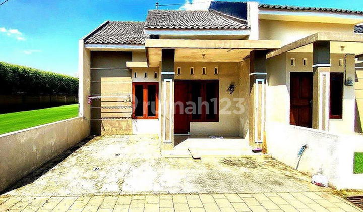 Rumah Bagus Cluster Padat Penduduk Lokasi Gentan Mayang Strategis