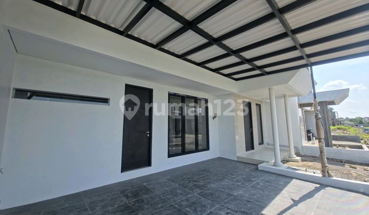 Luxurious 2-Storey House Cluster Near Ums Campus In Singopuran 2