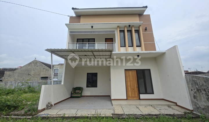 Rumah Bagus 2Lantai Siap Huni Lokasi Nusukan Solo