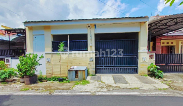 Nice House for Rent Near Jih Hospital, Baturan Location Near Solo Nice House for Rent Near Jih Hospital, Baturan Location Near Solo