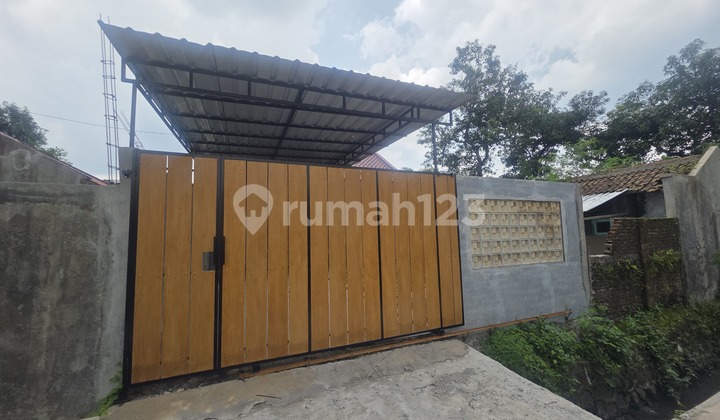 Rumah Siap Huni Tengah Kota Solo di Kadipiro Luas 107M2 Rumah Siap Huni Tengah Kota Solo di Kadipiro Luas 107M2