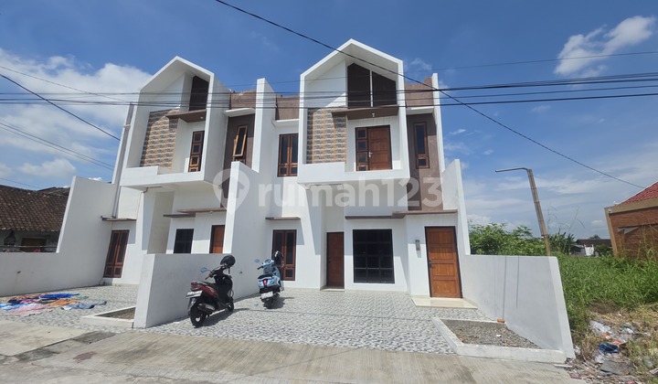 Rumah Bagus 2Lantai Modern Dekat Kampus Uin di Ngemplak Rumah Bagus 2Lantai Modern Dekat Kampus Uin di Ngemplak