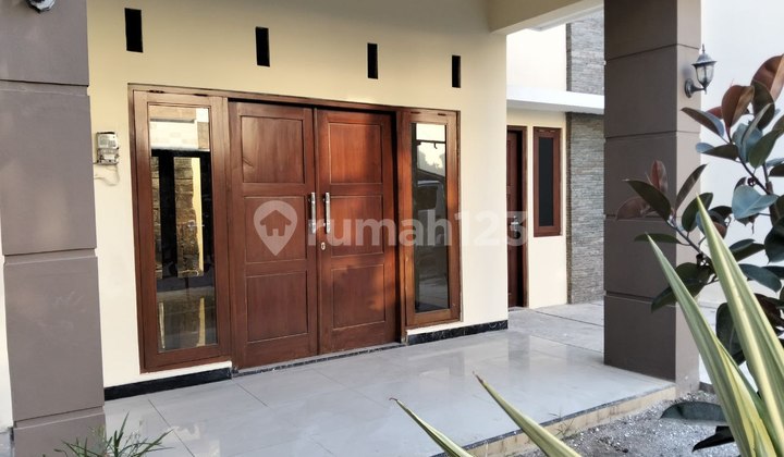 House for Rent in Safe and Comfortable Cluster, Great Location in Kartasura 2