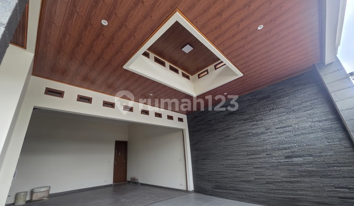 New Luxury House in the Center of Solo City Near Manahan Solo Disumber 2