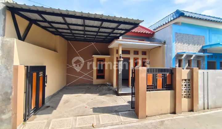 Ready-to-Occupy House in Kadipiro, Comfortable and Strategic Location Nearby 2