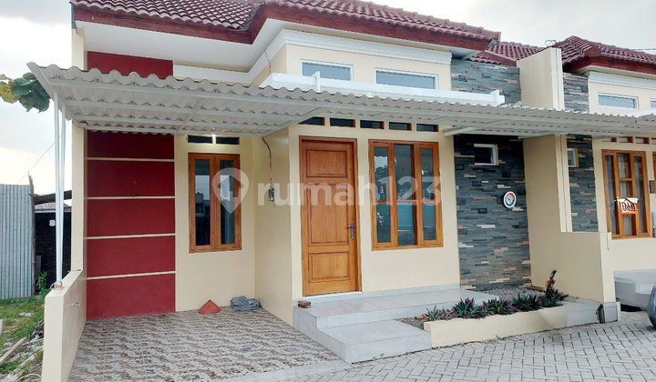 Good House for Rent in Gentan Location Near Access to Comfortable Crowds
