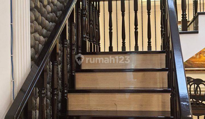 Rumah Menteng Mungil Siap Huni Full Furnish 2