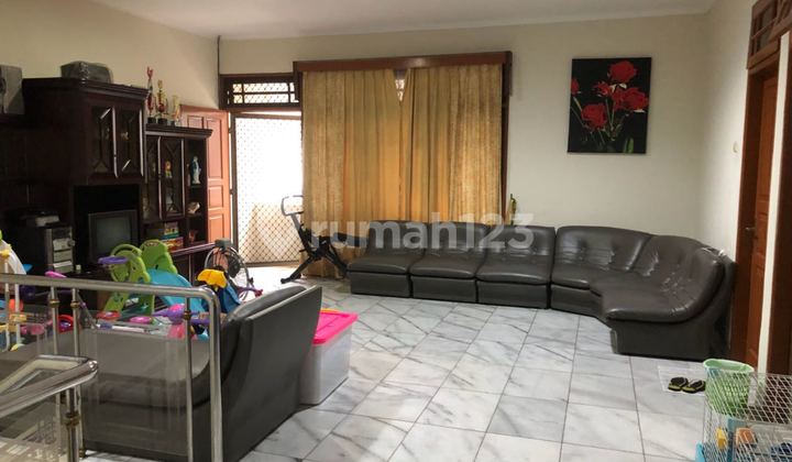 Dijual Rumah Imut, Siap Huni di Jl Purwodadi Menteng