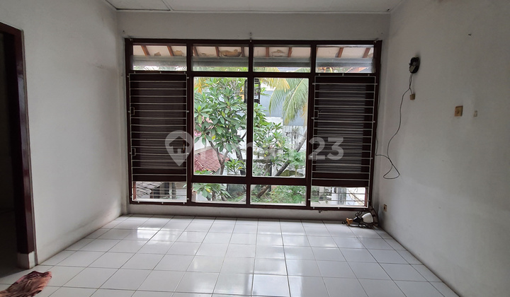 Dijual Rumah Menteng Jl Bonang Gaya Tradisional Bali 2